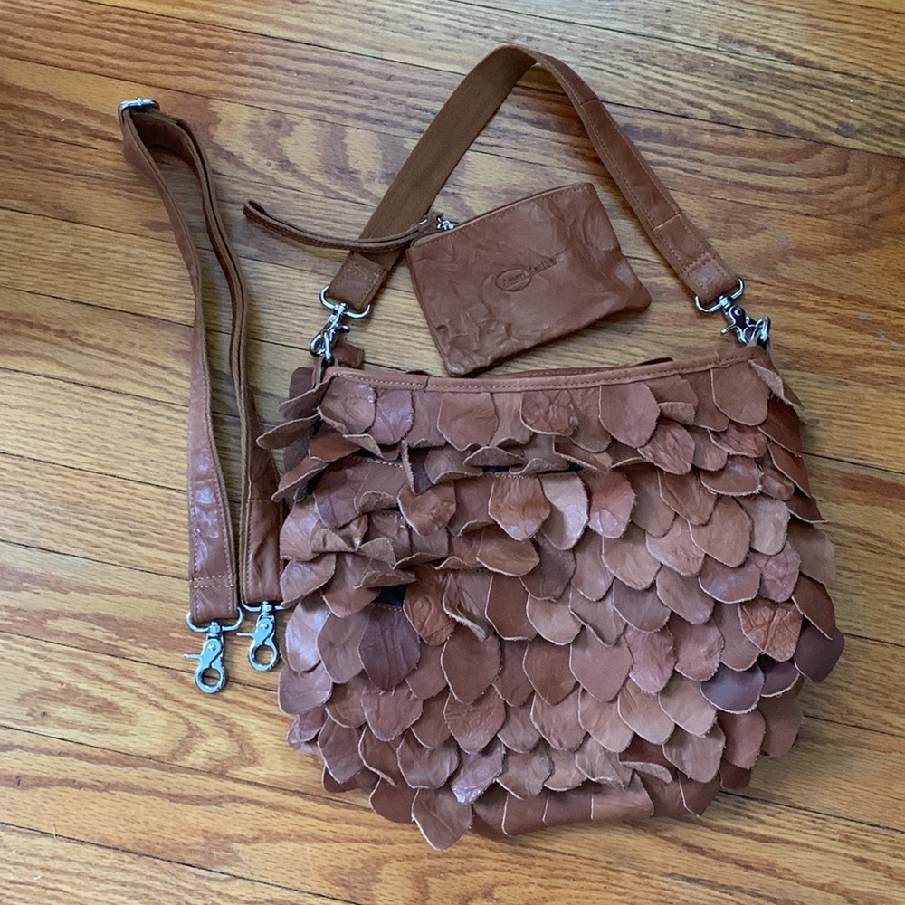 AMERI LEATHER brown fish scale purse.